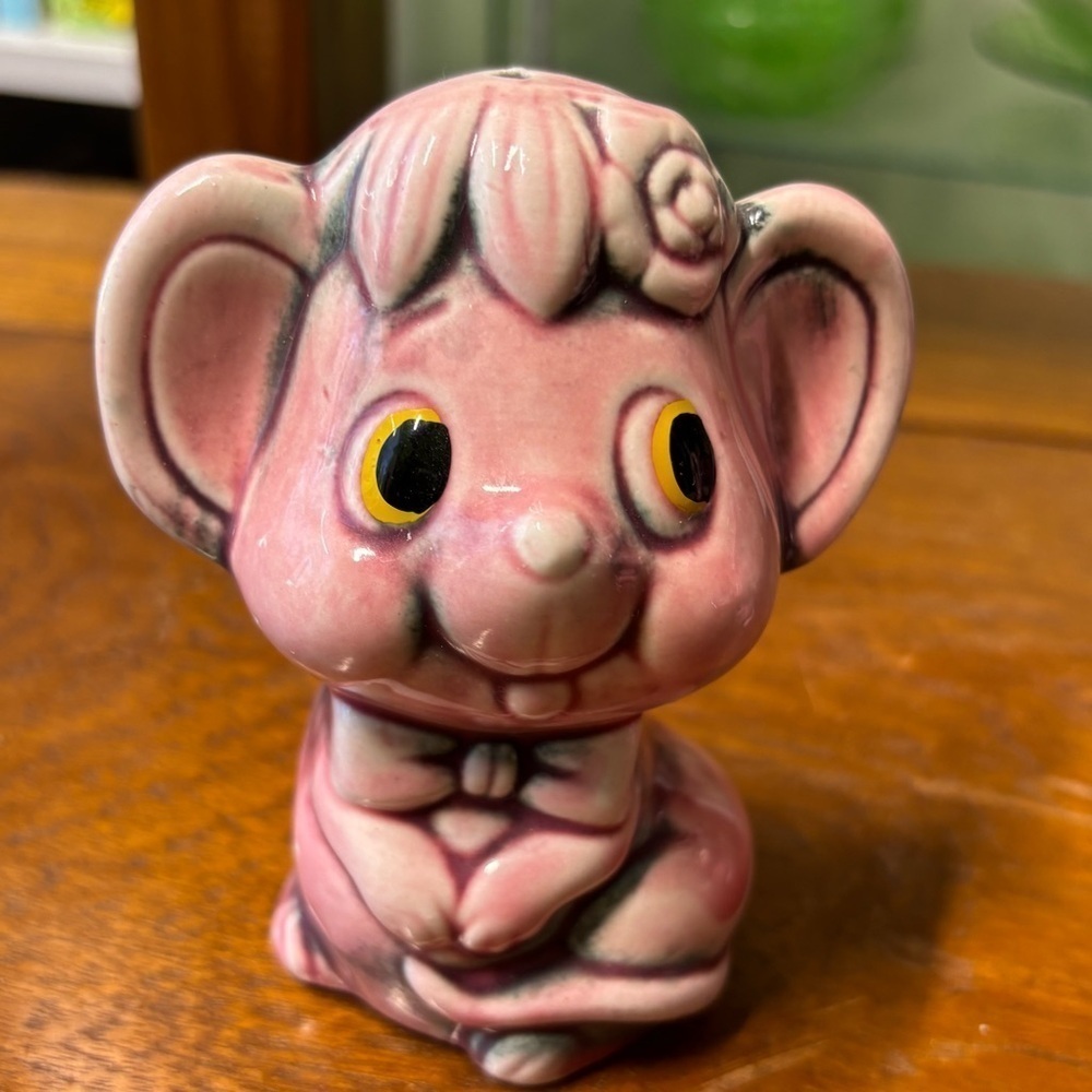 Vintage made in Japan anthropomorphic mouse salt and pepper shakers in pink - Picture 2 of 10